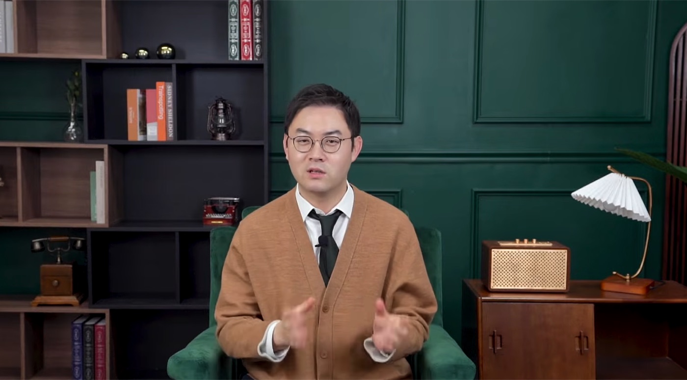 유튜브 콘텐츠에 출연한 진행자